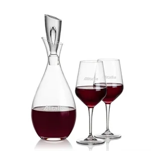 Juliette Decanter & Germain Wine | https://www.bestnamebadges.com