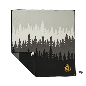 tentree Organic Cotton Juniper Blanket | https://www.bestnamebadges.com